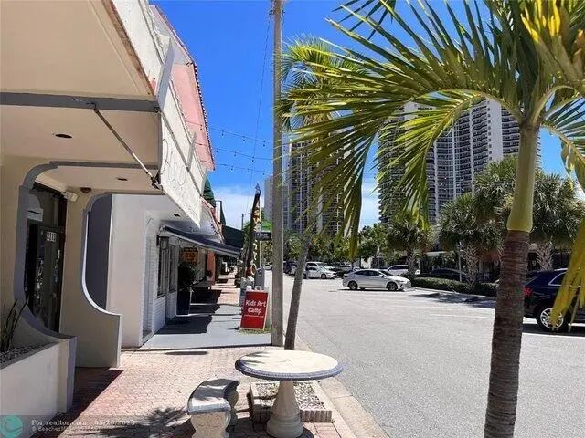 2 of 2 - 3321 Ne 33rd Street, Fort Lauderdale, FL