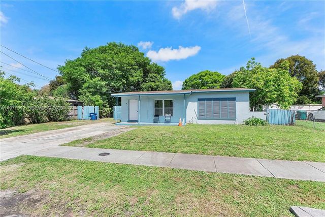 800 Nw 33rd Avenue, Lauderhill