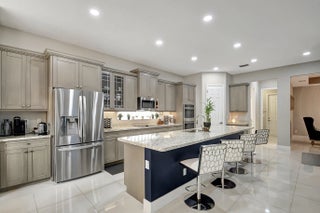 Photo of Listing #R11168853