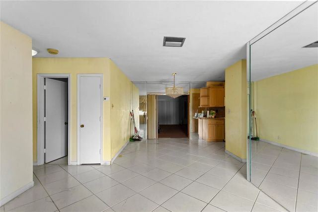 5 of 44 - 1411 Nw 51st Avenue, Lauderhill, FL