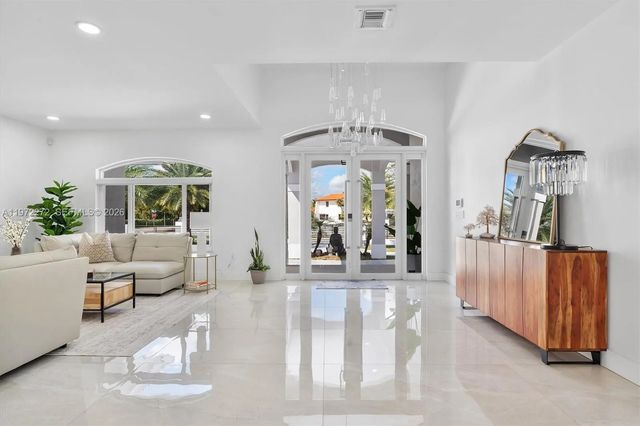 4 of 35 - 135 Sw 125th Avenue, Miami, FL