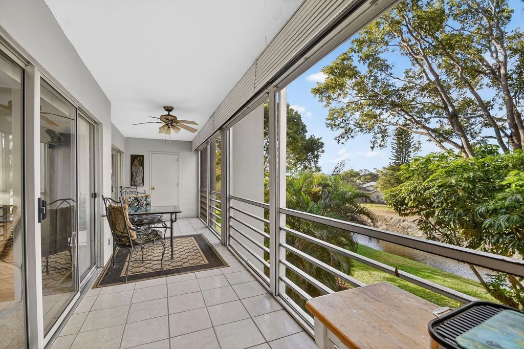 3524 Via Poinciana #303, Lake Worth