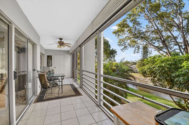 3524 Via Poinciana #303, Lake Worth