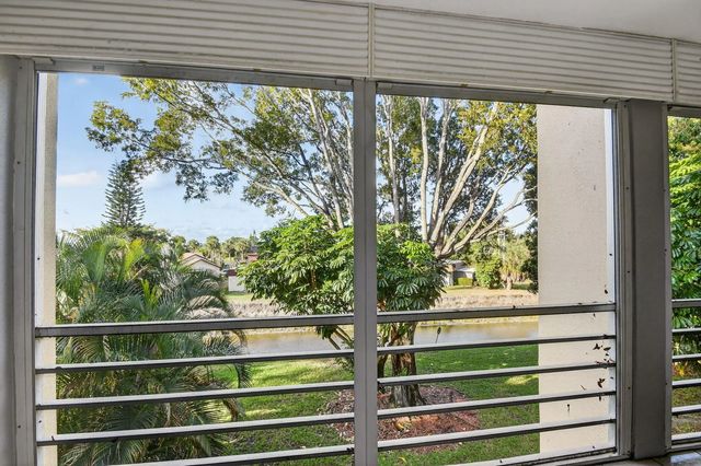 2 of 45 - 3524 Via Poinciana #303, Lake Worth, FL