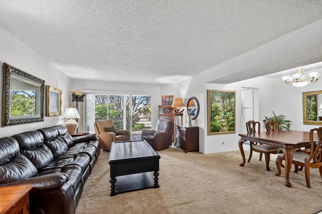 5 of 45 - 3524 Via Poinciana #303, Lake Worth, FL