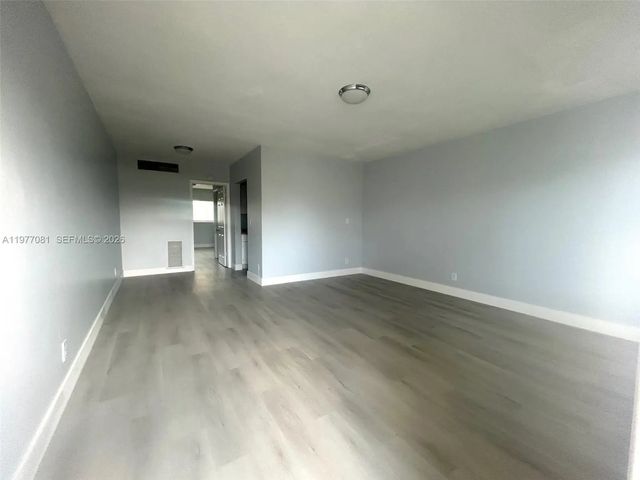 4 of 18 - 2309 S Federal Highway #17, Boynton Beach, FL