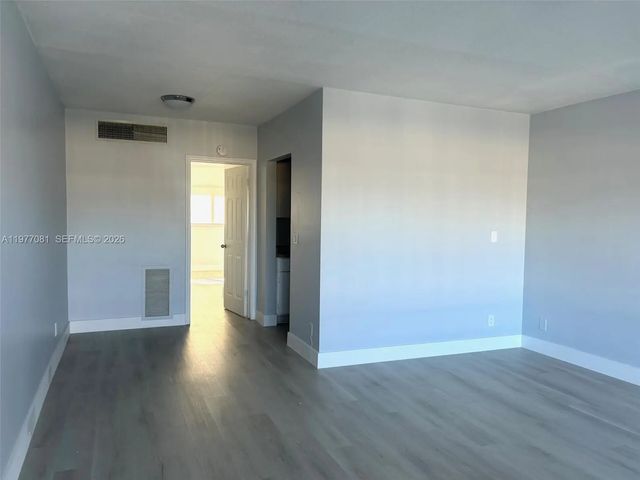 5 of 18 - 2309 S Federal Highway #17, Boynton Beach, FL