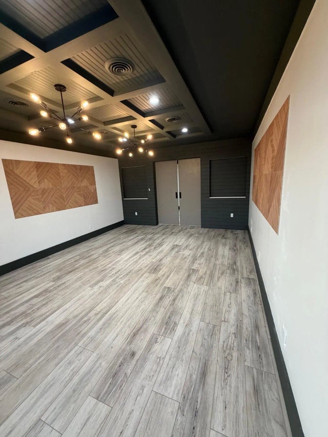 Photo of Listing #R11168943