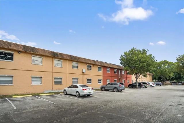 2 of 10 - 101 Ne 41st Street #f101, Oakland Park, FL