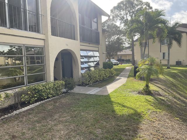 4 of 17 - 334 Pine Ridge Circle #c-1, Greenacres, FL