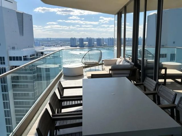 3 of 47 - 18975 Collins Avenue #3004, Sunny Isles Beach, FL