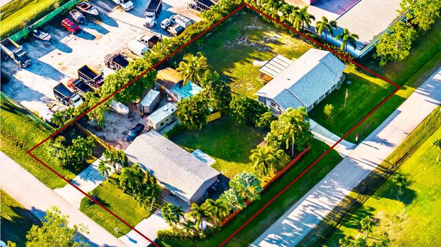 3 of 10 - 1892 Sw Biltmore Street, Port St. Lucie, FL
