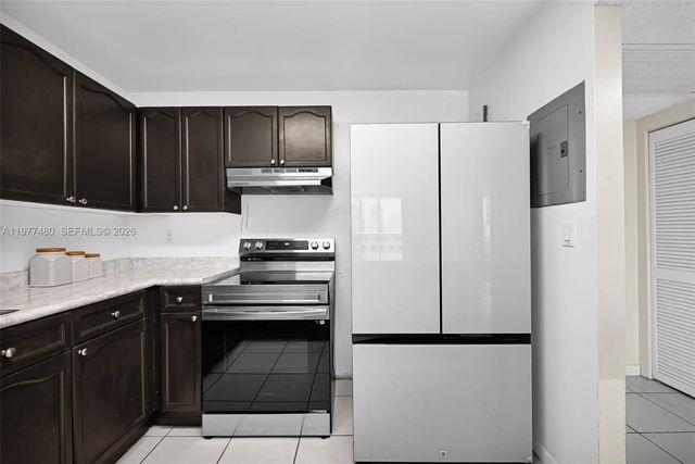 3 of 12 - 2301 Collins Avenue #802, Miami Beach, FL