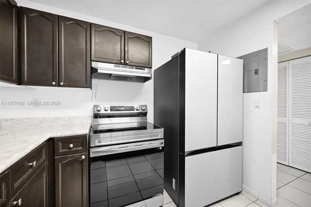 4 of 12 - 2301 Collins Avenue #802, Miami Beach, FL