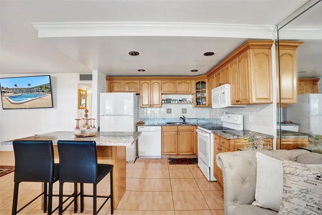 5 of 27 - 5208 Ne 24th Terrace #f118, Fort Lauderdale, FL