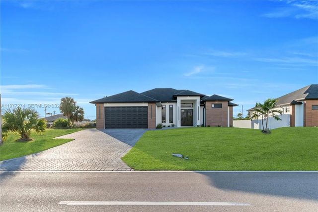 14 El Dorado Boulevard N, Cape Coral