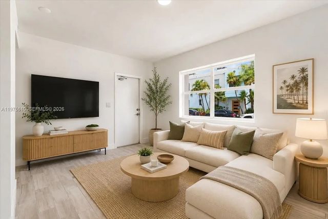 4 of 57 - 1000 7th Street, Miami Beach, FL