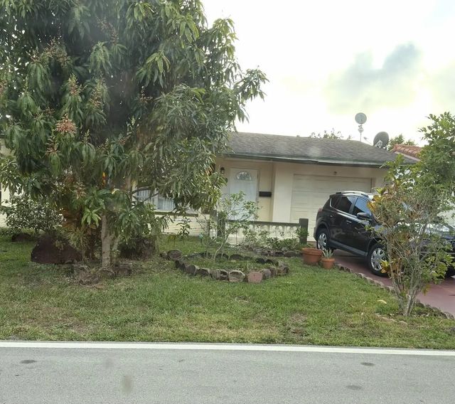 2 of 13 - 4803 Highland Drive, Tamarac, FL