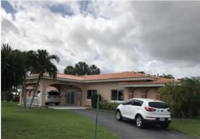 4 of 13 - 4803 Highland Drive, Tamarac, FL