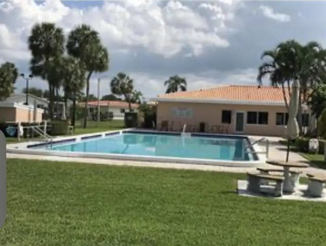 5 of 13 - 4803 Highland Drive, Tamarac, FL
