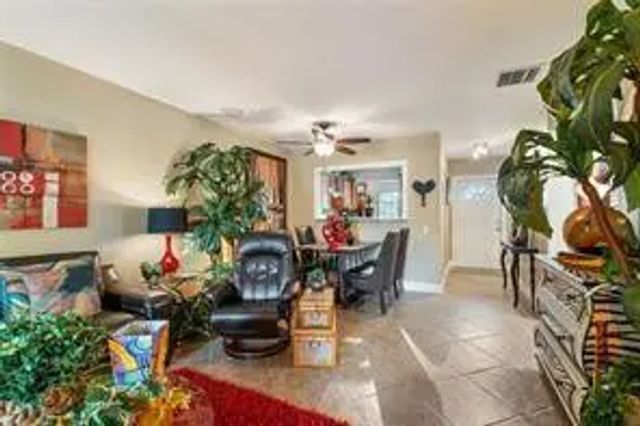 4 of 13 - 5151 W Oakland Park Boulevard #204, Lauderdale Lakes, FL
