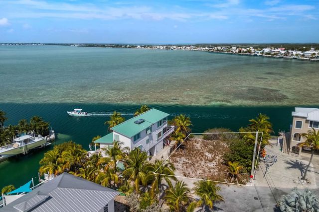 2 of 8 - 00000 Lagoon Drive, Sugarloaf Key, FL