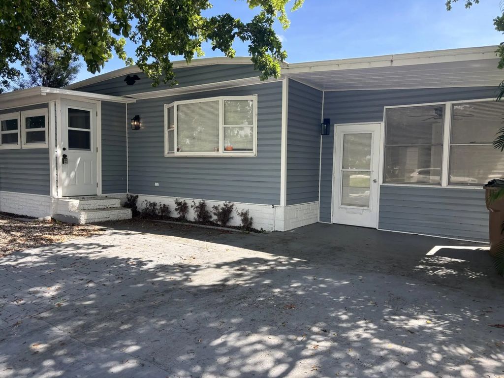 5010 Nw 2nd Avenue Nw, Deerfield Beach