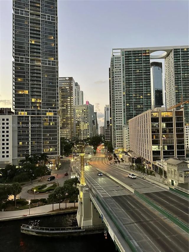 4 of 9 - 200 S Biscayne Boulevard Way #703, Miami, FL
