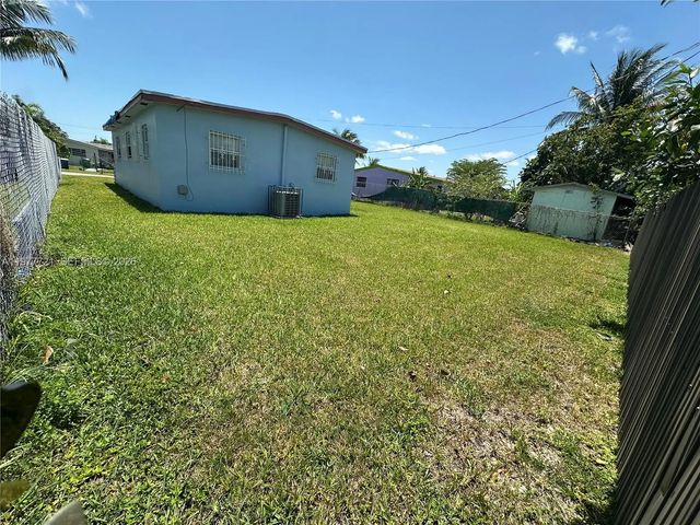 5 of 32 - 10761 Sw 221st Street, Miami, FL