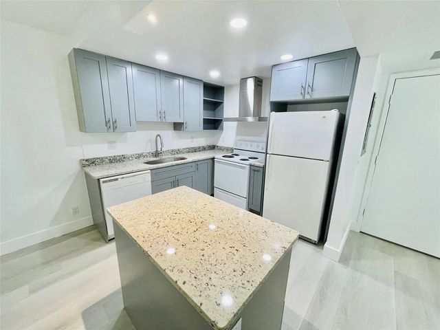 4 of 60 - 257 S Cypress Road #414, Pompano Beach, FL