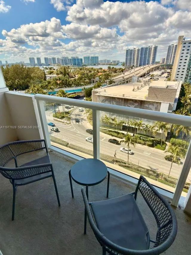 19201 Collins Avenue #933, Sunny Isles Beach