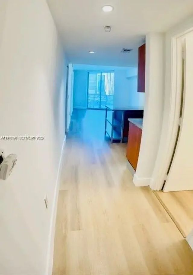 3 of 22 - 185 Sw 7th Street #1605, Miami, FL