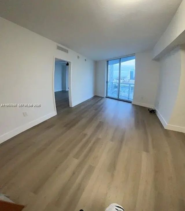 5 of 22 - 185 Sw 7th Street #1605, Miami, FL
