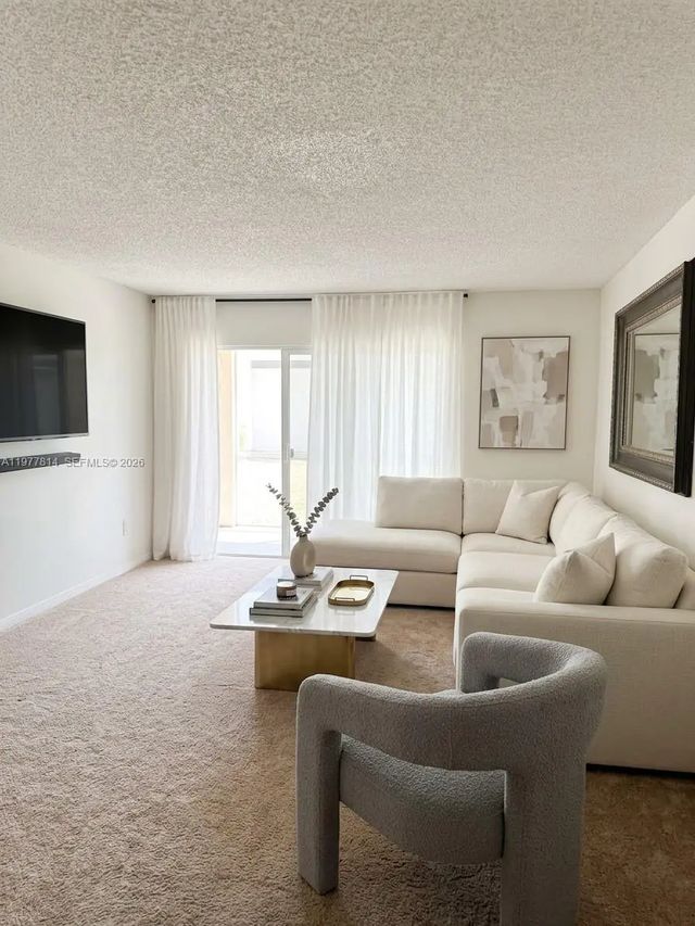 440 S Park Road #4-102, Hollywood