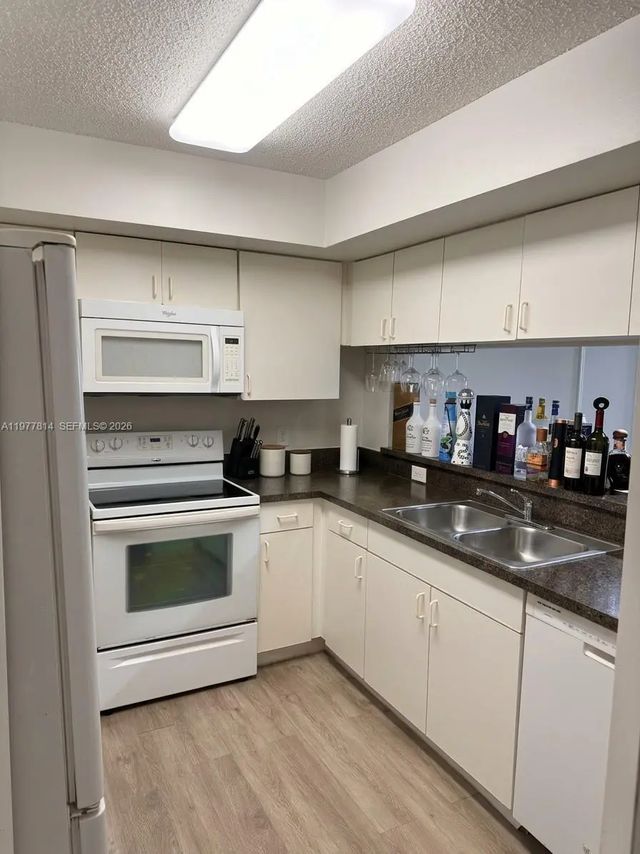 2 of 6 - 440 S Park Road #4-102, Hollywood, FL