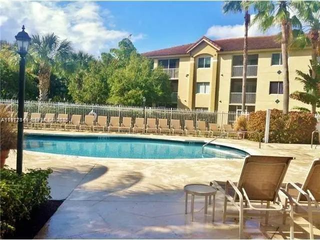 5 of 6 - 440 S Park Road #4-102, Hollywood, FL