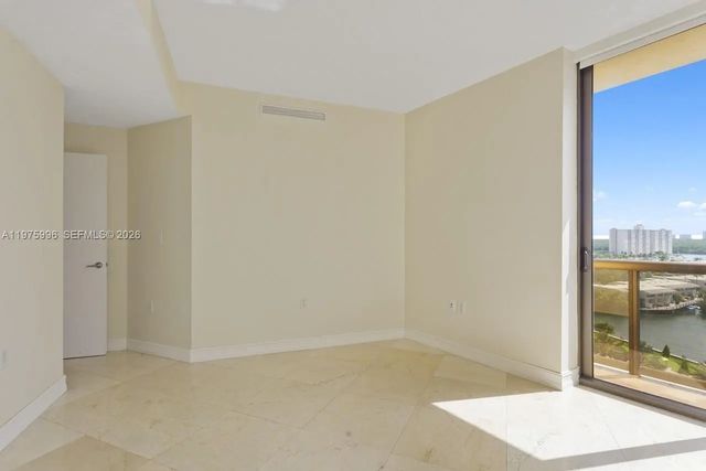 5 of 19 - 16275 Collins Avenue #904, Sunny Isles Beach, FL