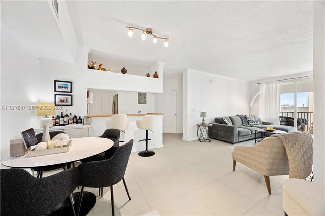 3 of 36 - 17100 N Bay Road #1810, Sunny Isles Beach, FL