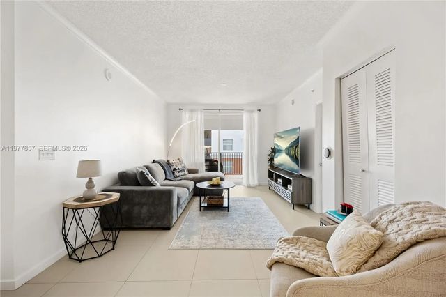 4 of 36 - 17100 N Bay Road #1810, Sunny Isles Beach, FL
