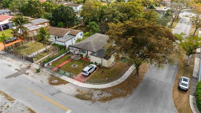 4 of 35 - 380 Nw 133rd Street, North Miami, FL