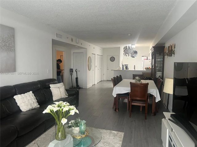 3 of 25 - 5099 Nw 7th Street #505, Miami, FL