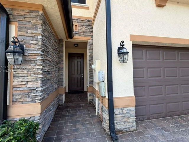 3 of 25 - 12350 S Village Circle, Davie, FL