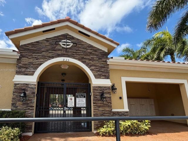 4 of 25 - 12350 S Village Circle, Davie, FL