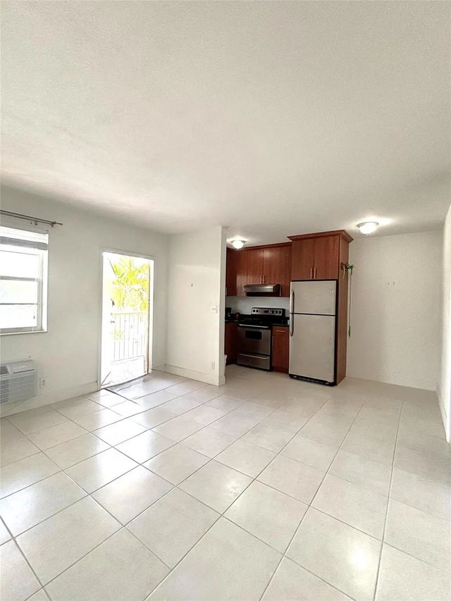 4071 N Dixie Highway #19, Oakland Park