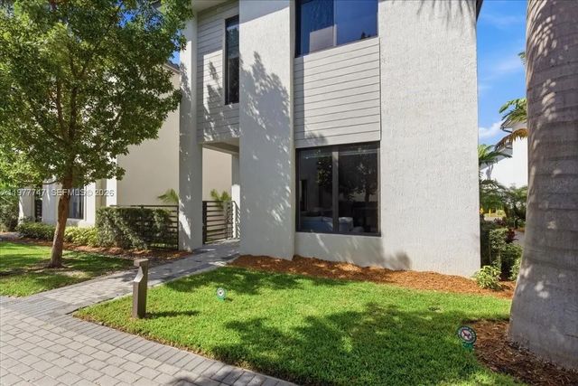 4395 Nw 80th Court, Doral