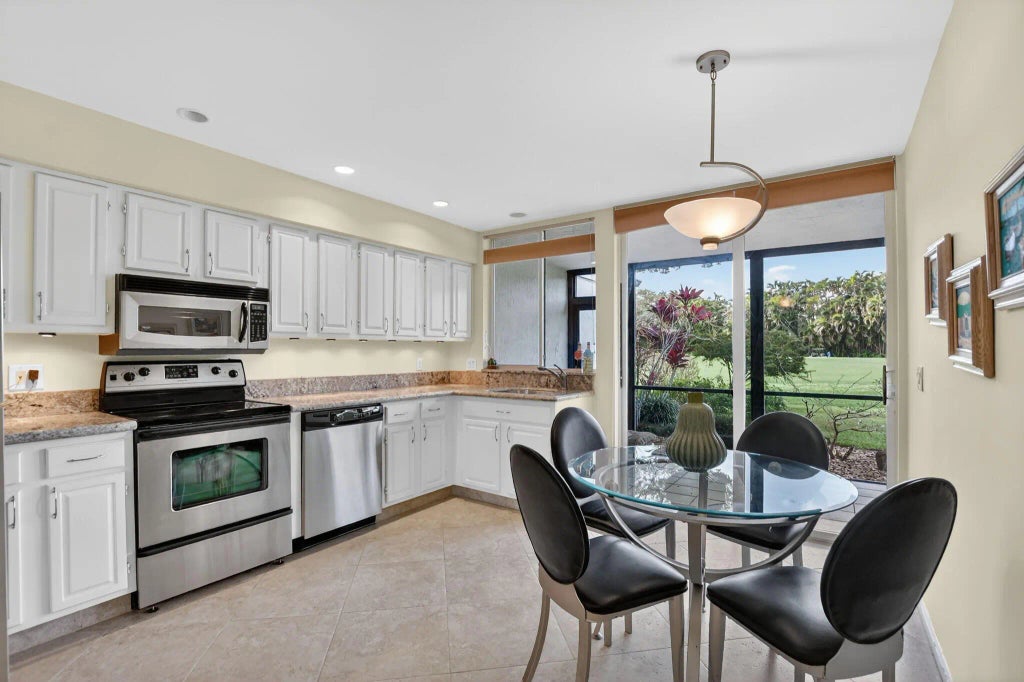 19720 Sawgrass Drive #902, Boca Raton