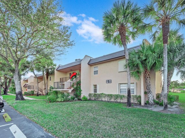 2 of 42 - 130 Lake Constance Drive, West Palm Beach, FL