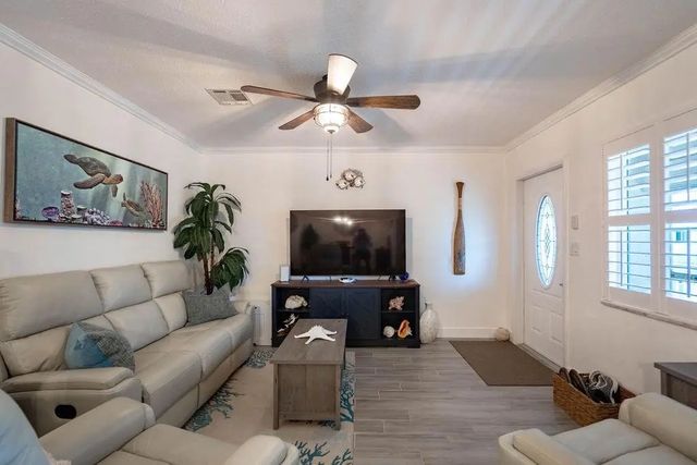 4 of 22 - 2100 Ne 38th Street #229, Lighthouse Point, FL
