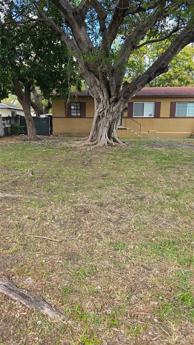 3 of 17 - 6910 Nw 5th Place, Miami, FL