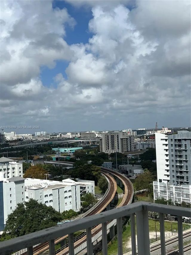 4 of 40 - 850 N Miami Avenue #w-1808, Miami, FL